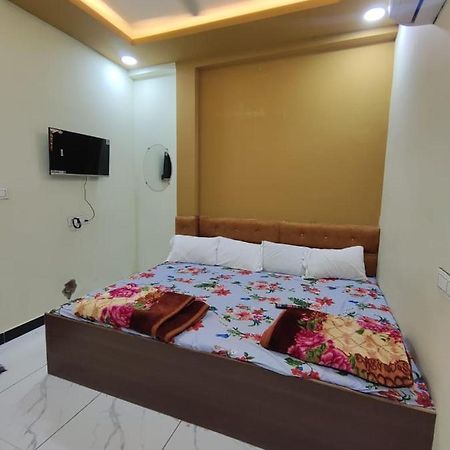 Hotel Chhavi ウッジャイン エクステリア 写真